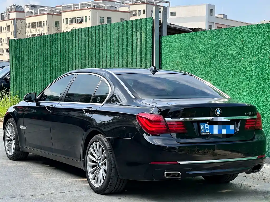 BMW 7 Series — миниатюра 15