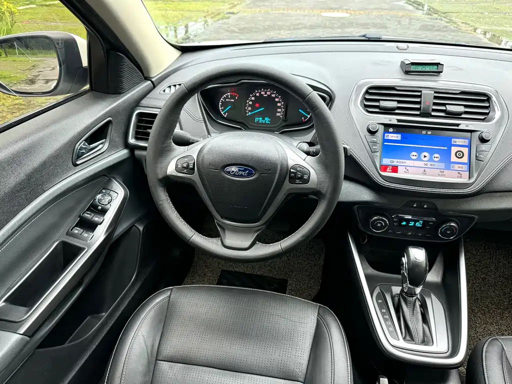 Ford Escort 2017 1.5L AT Fashion