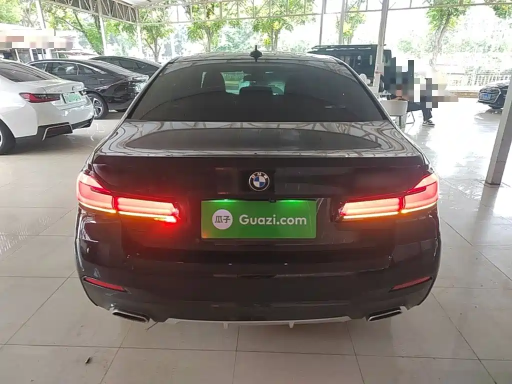 BMW 5 Series — миниатюра 6