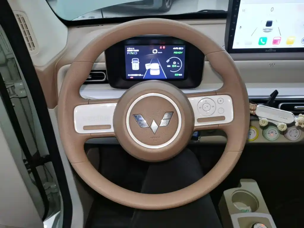 Wuling MINIEV — миниатюра 11