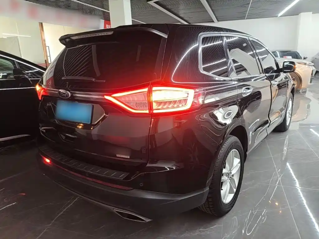 Ford Edge — миниатюра 7