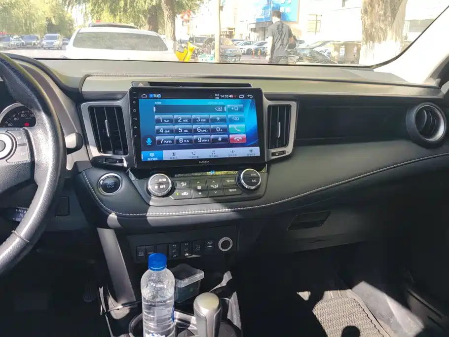 Toyota RAV4 — миниатюра 13
