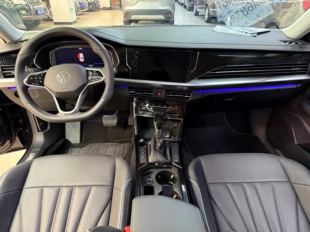 Volkswagen Passat 2024 380TSI