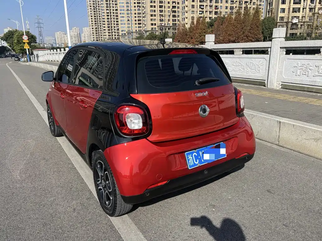 SMART FORFOUR
