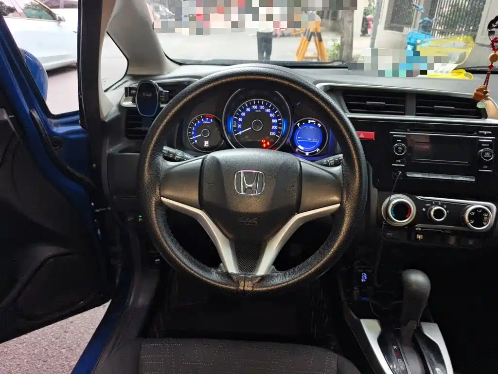Honda Fit — миниатюра 7