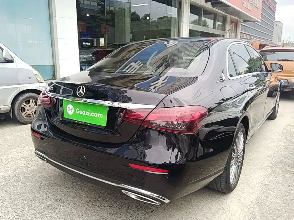 Mercedes-Benz E-Class — миниатюра 7