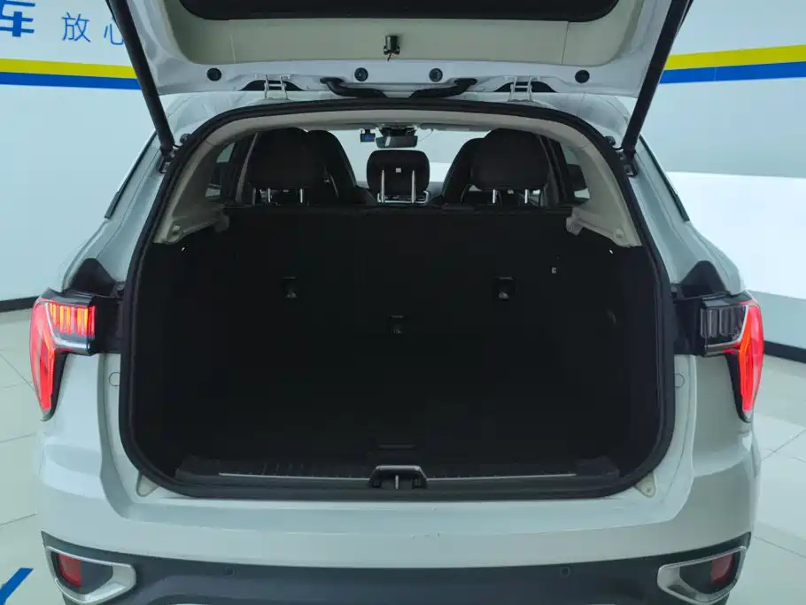 Lynk & Co 01 — миниатюра 4