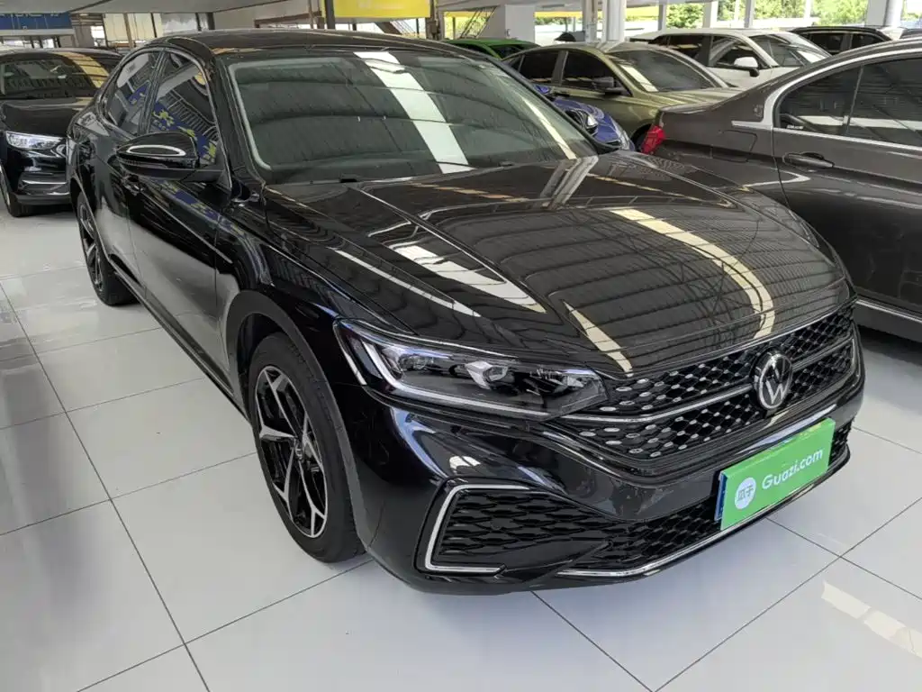 Volkswagen Passat 2025 330TSI Elite
