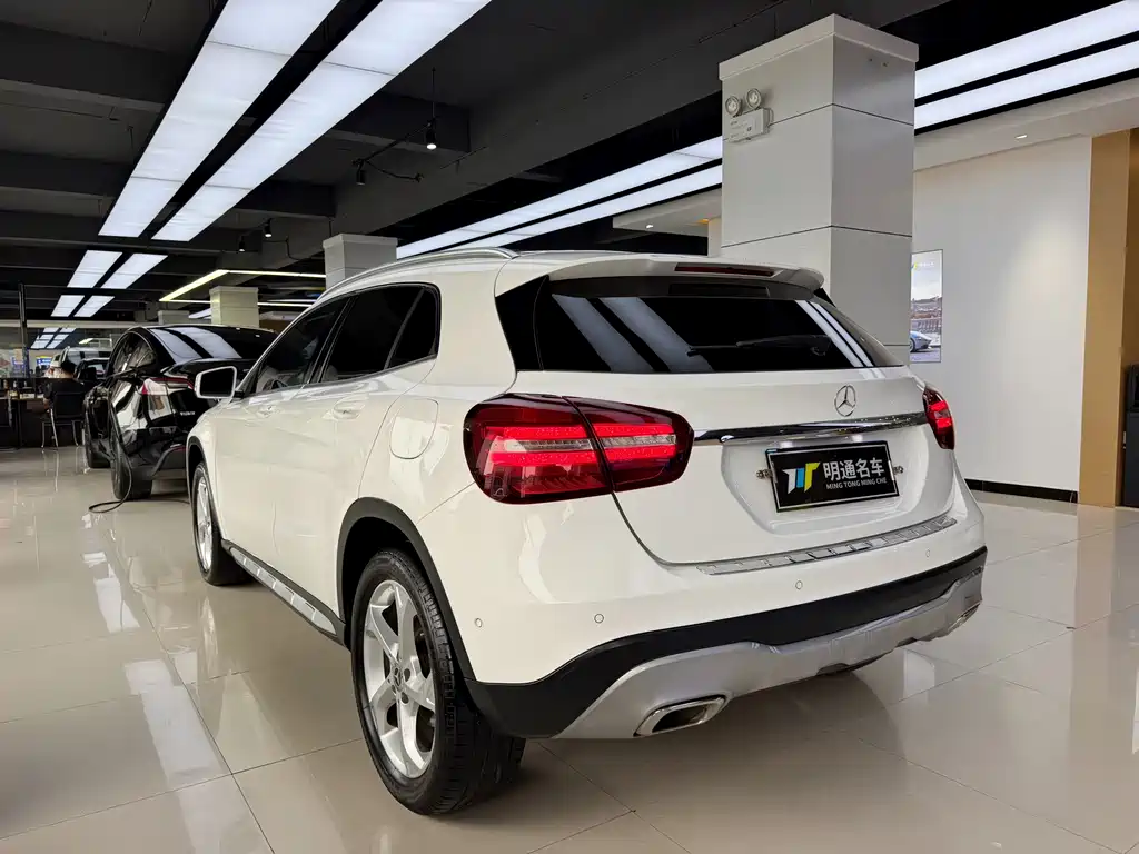 Mercedes-Benz GLA — миниатюра 6