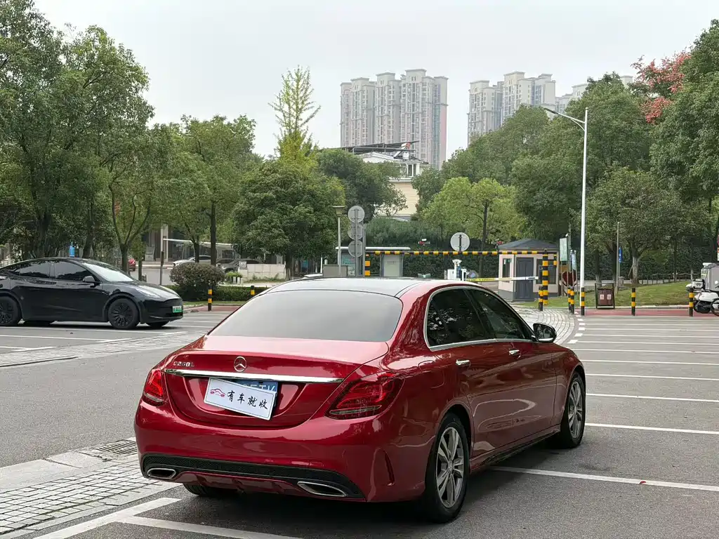 Mercedes-Benz C-Class — миниатюра 9