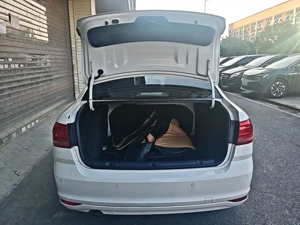 Volkswagen Lavida — миниатюра 19