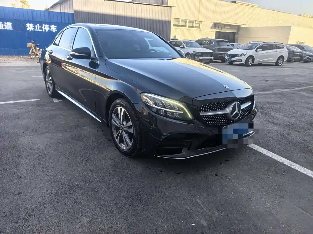 Mercedes-Benz C-Class — миниатюра 3