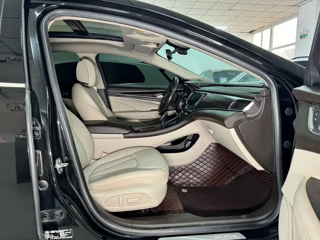 Buick LaCrosse — миниатюра 10
