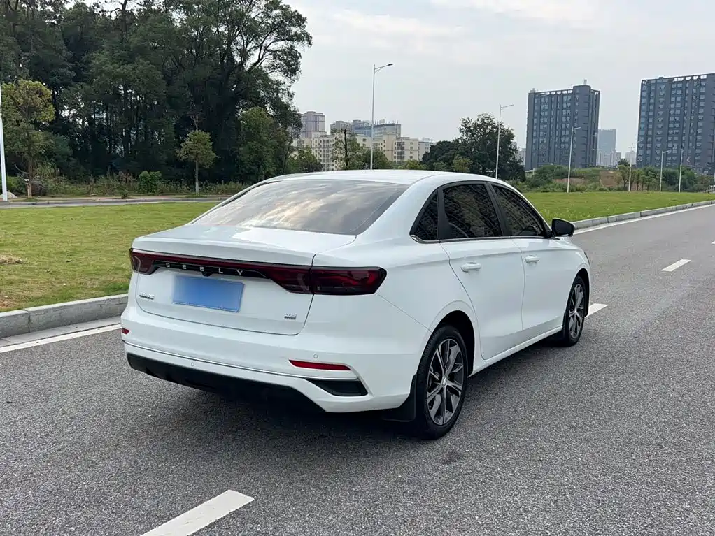 Geely Emgrand — миниатюра 24