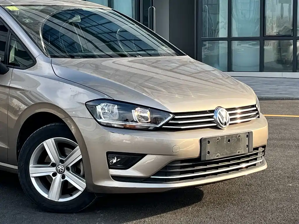 VOLKSWAGEN GOLF*JIAYU