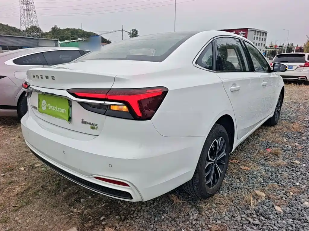 Roewe i6 MAX New Energy — миниатюра 7