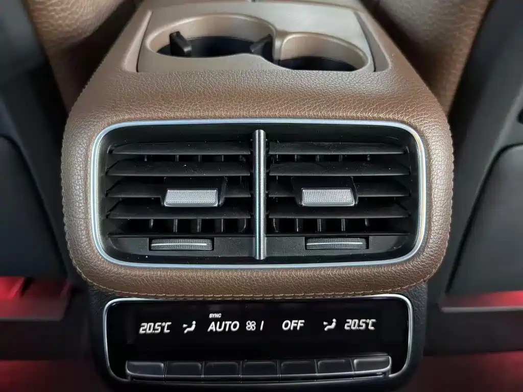 Mercedes-Benz GLS — миниатюра 8