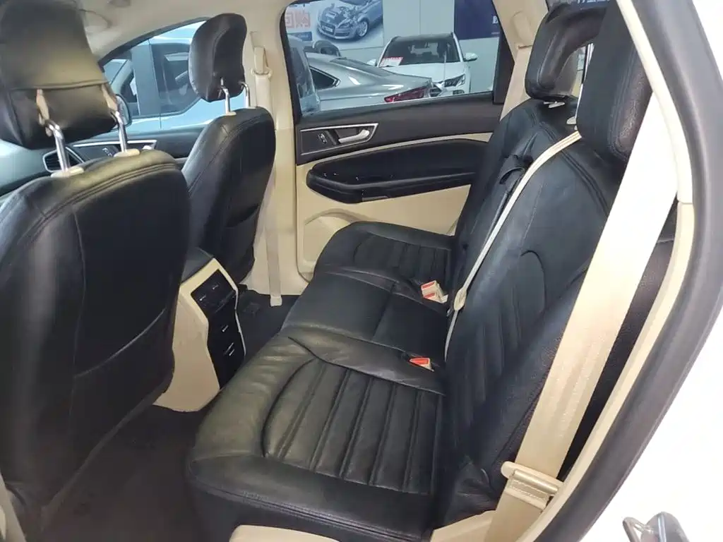 Ford Edge — миниатюра 17