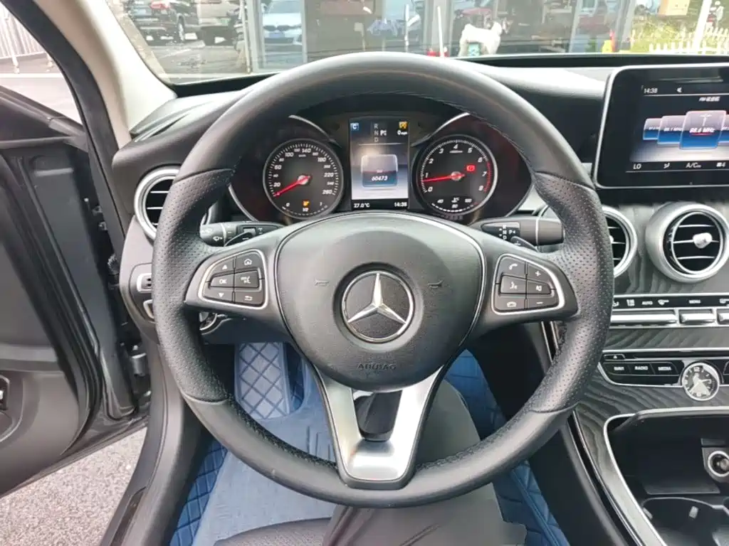 Mercedes-Benz C-Class (Import) — миниатюра 11