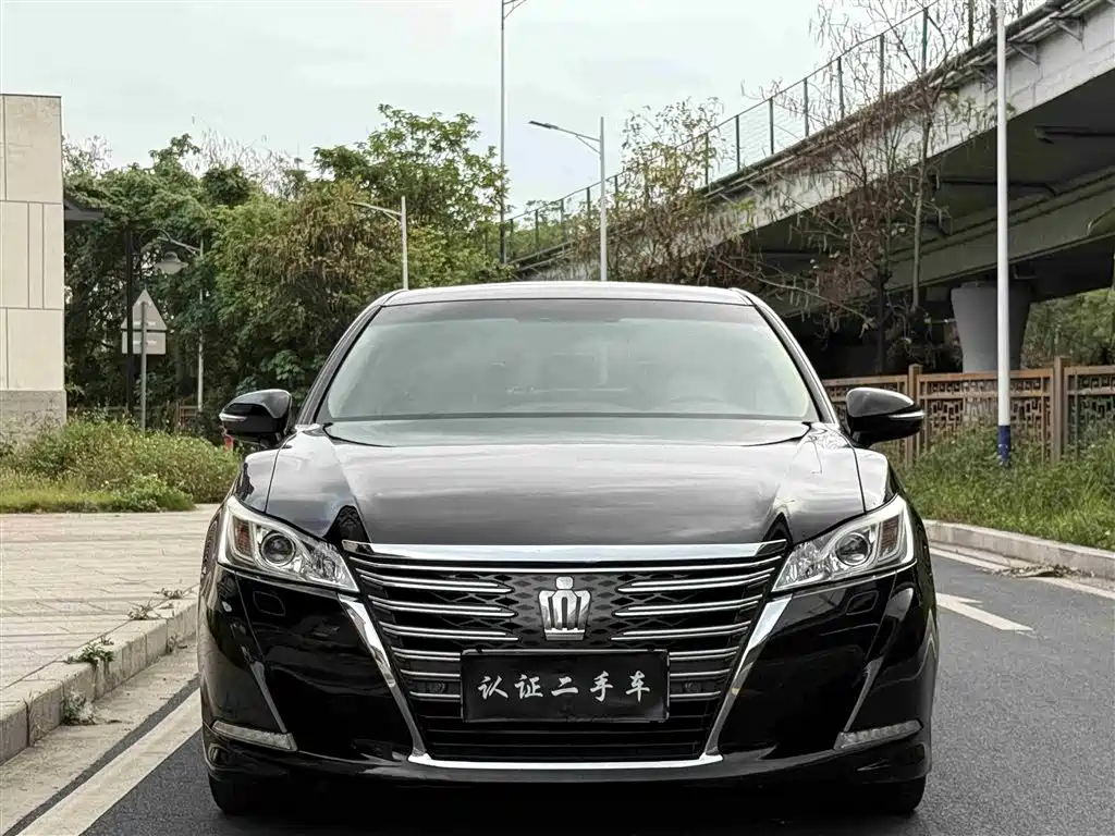 Toyota Crown 2018