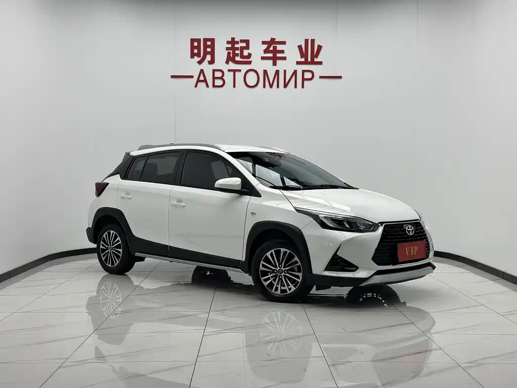 Toyota Yaris L — миниатюра 2