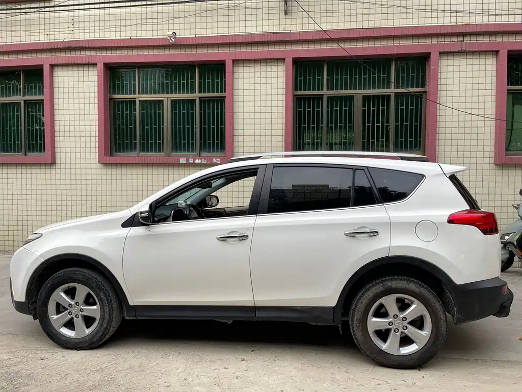 Toyota RAV4 — миниатюра 16