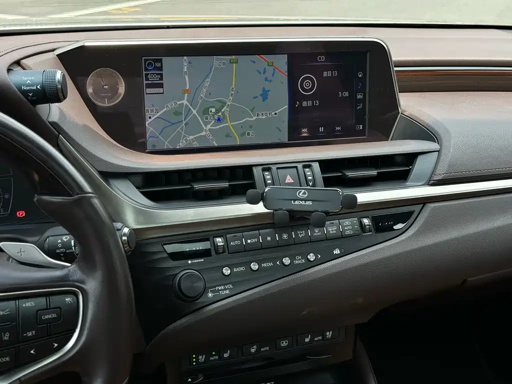 Lexus ES — миниатюра 22