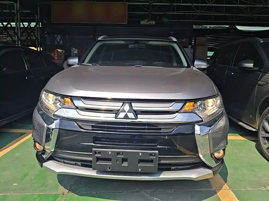 Mitsubishi Outlander — миниатюра 3