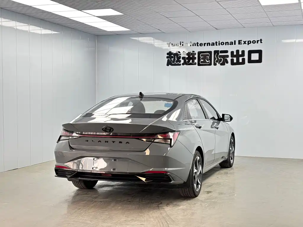 Hyundai Elantra — миниатюра 10