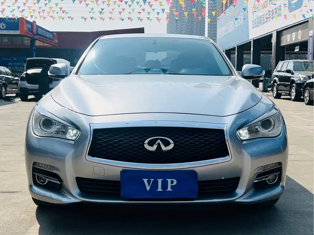 INFINITI Q50L