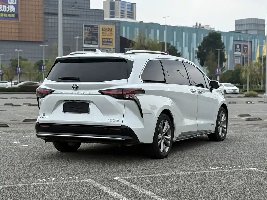 Toyota Sienna — миниатюра 5