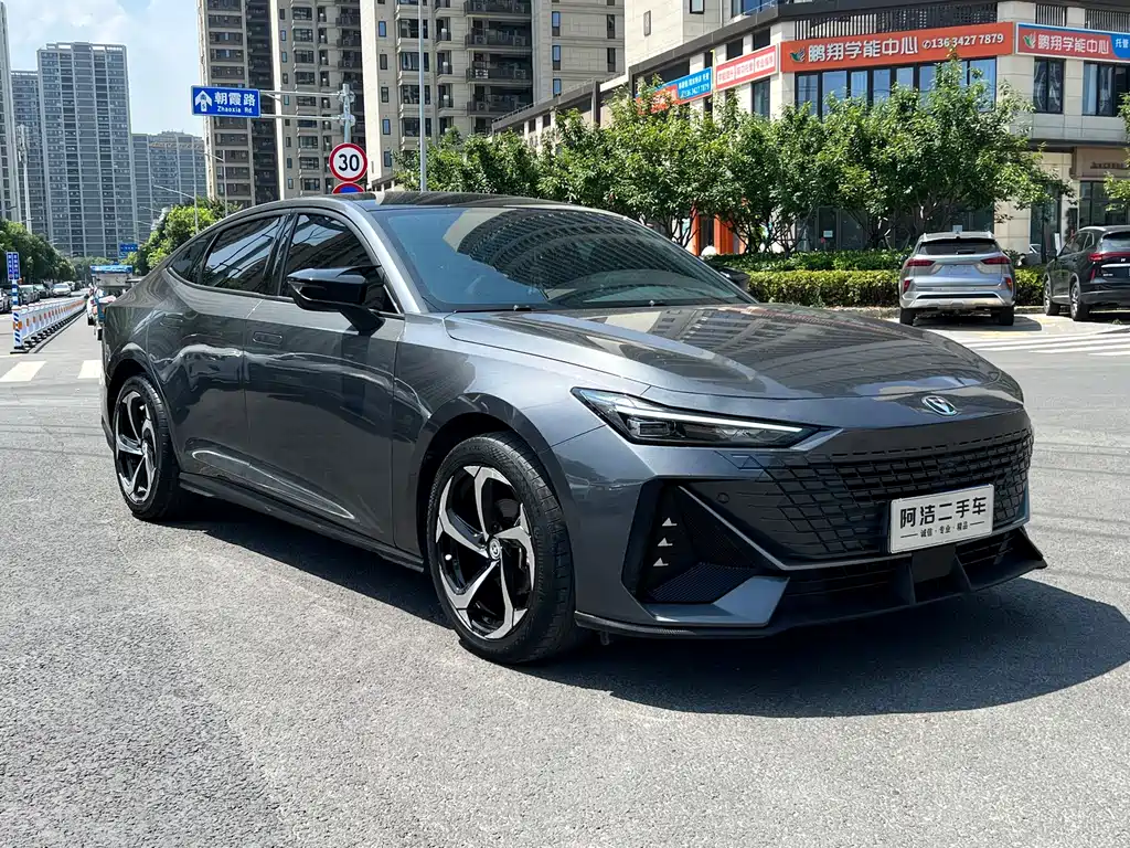Changan UNI-V 2022 1.5T Luxury