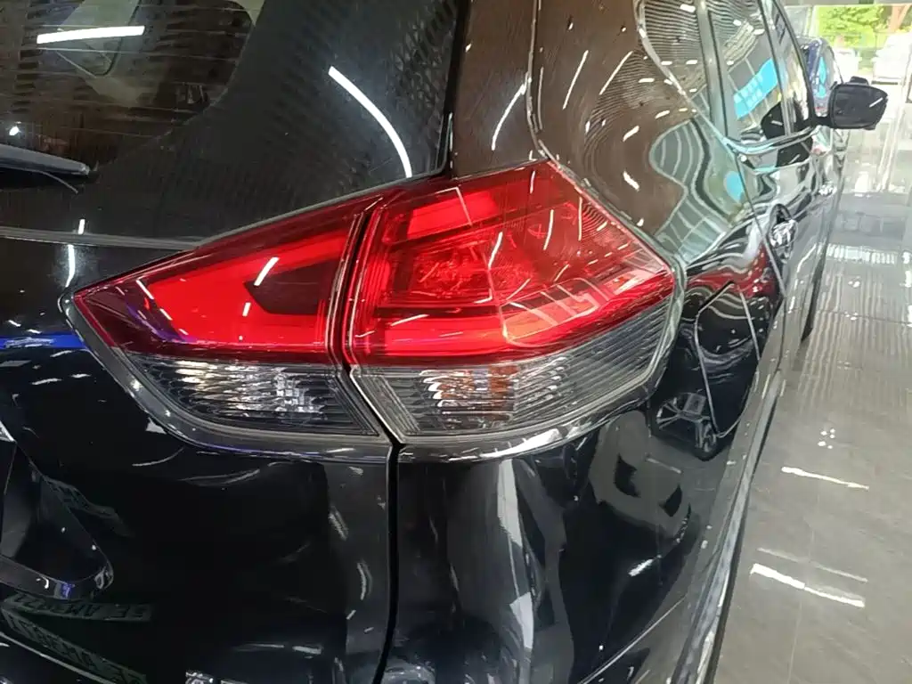 Nissan X-Trail — миниатюра 8