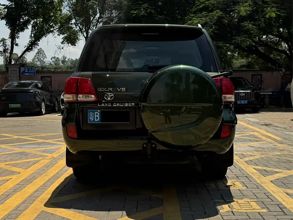 Toyota Land Cruiser — миниатюра 10