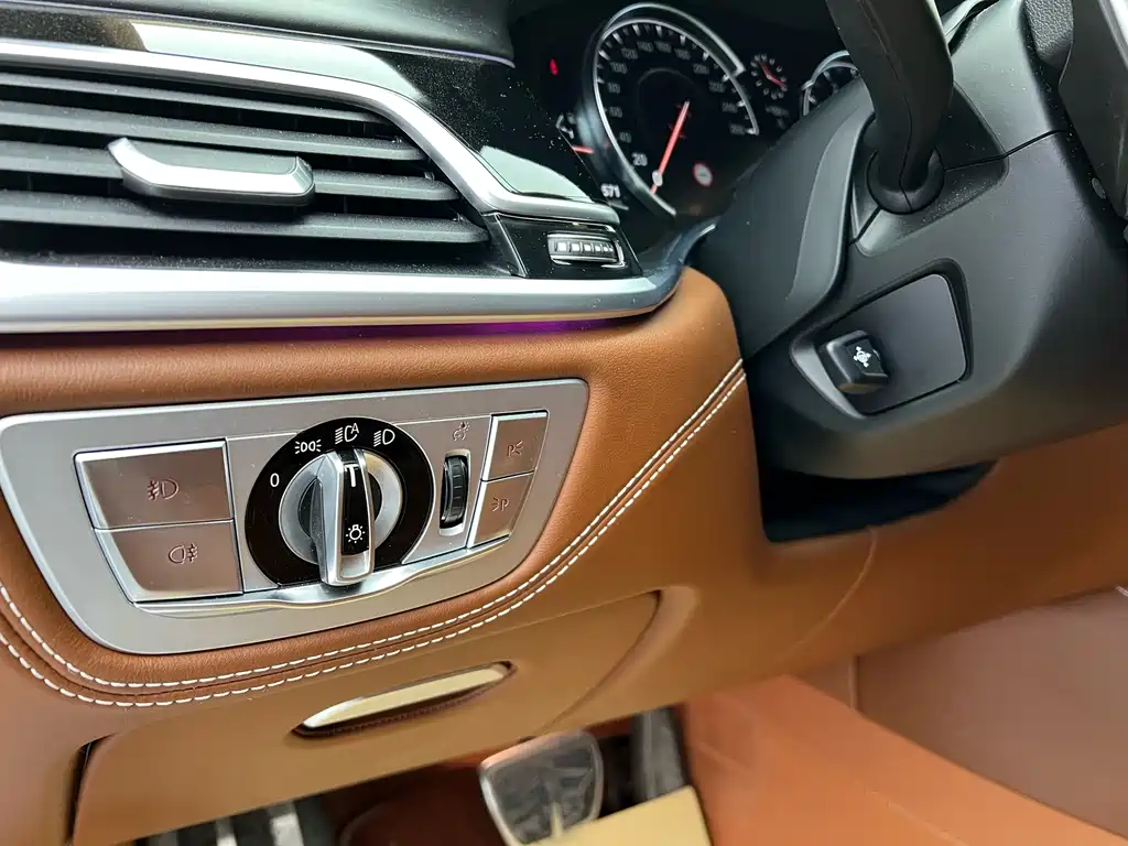 BMW 7 Series 7 2018 740Li xDrive Premium M Sport