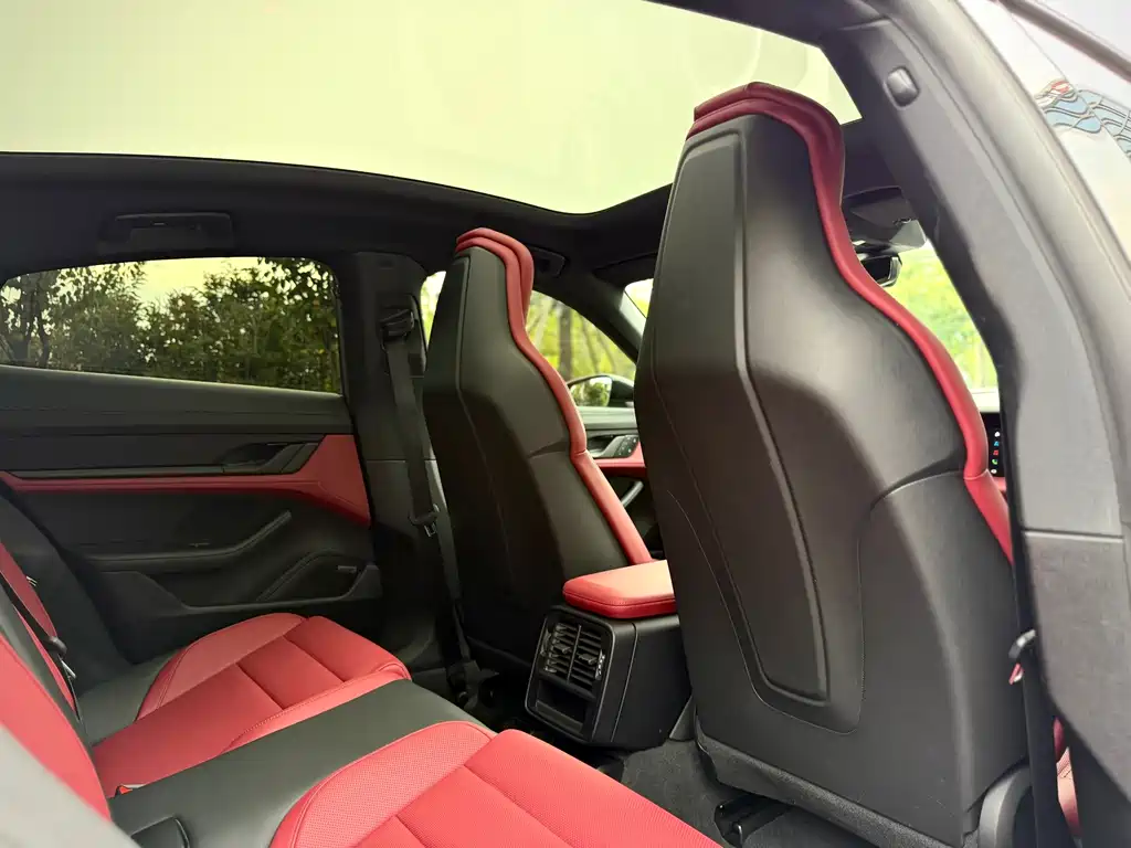 Porsche Taycan — миниатюра 21