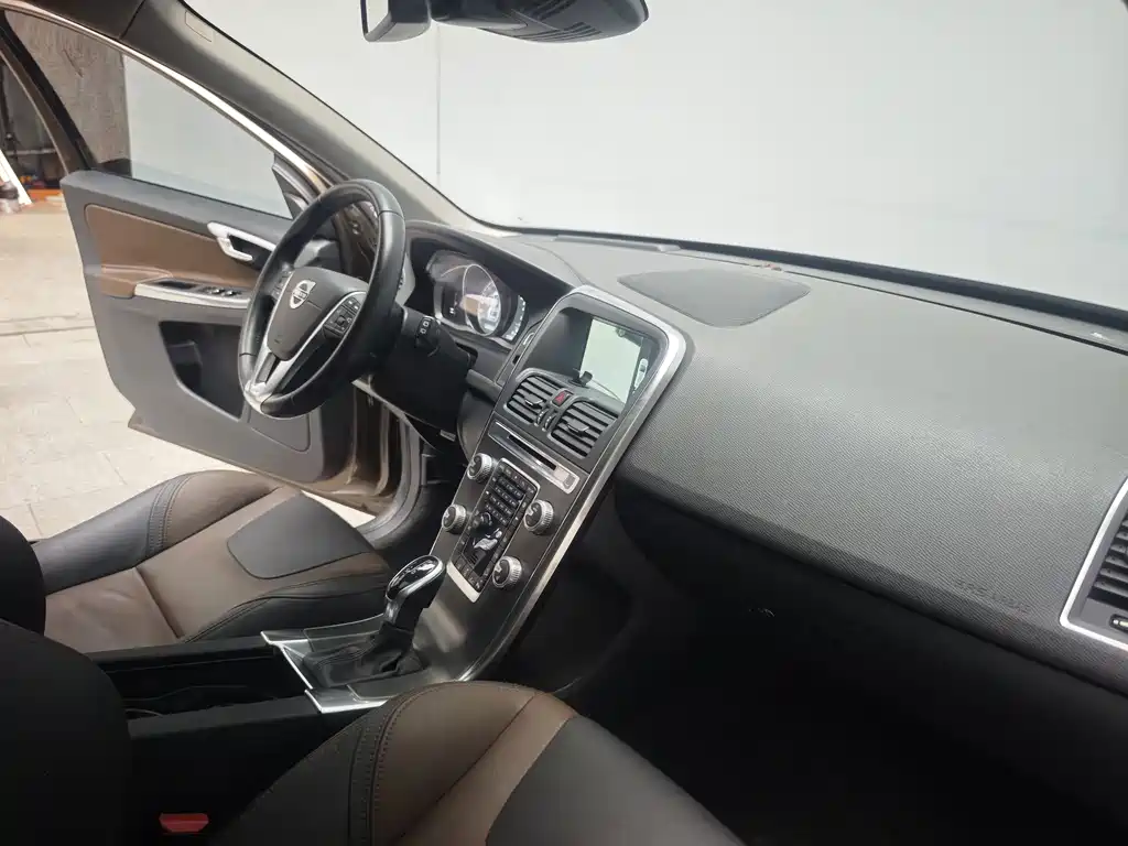 Volvo XC60 — миниатюра 18