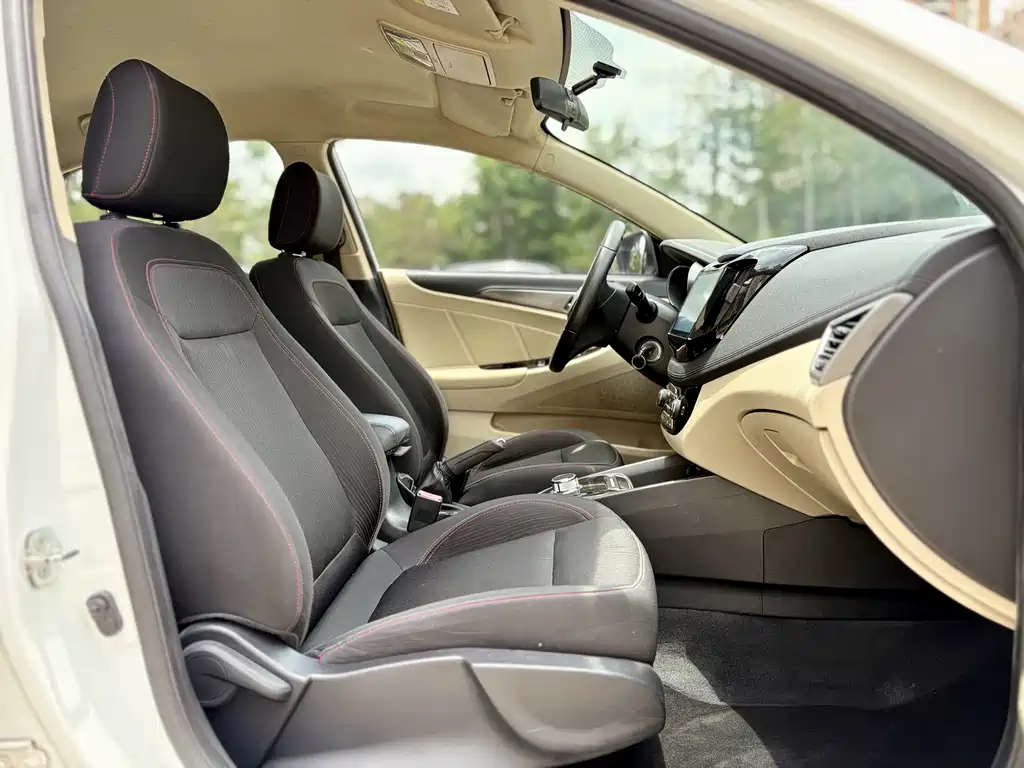 Changan Eado New Energy — миниатюра 9