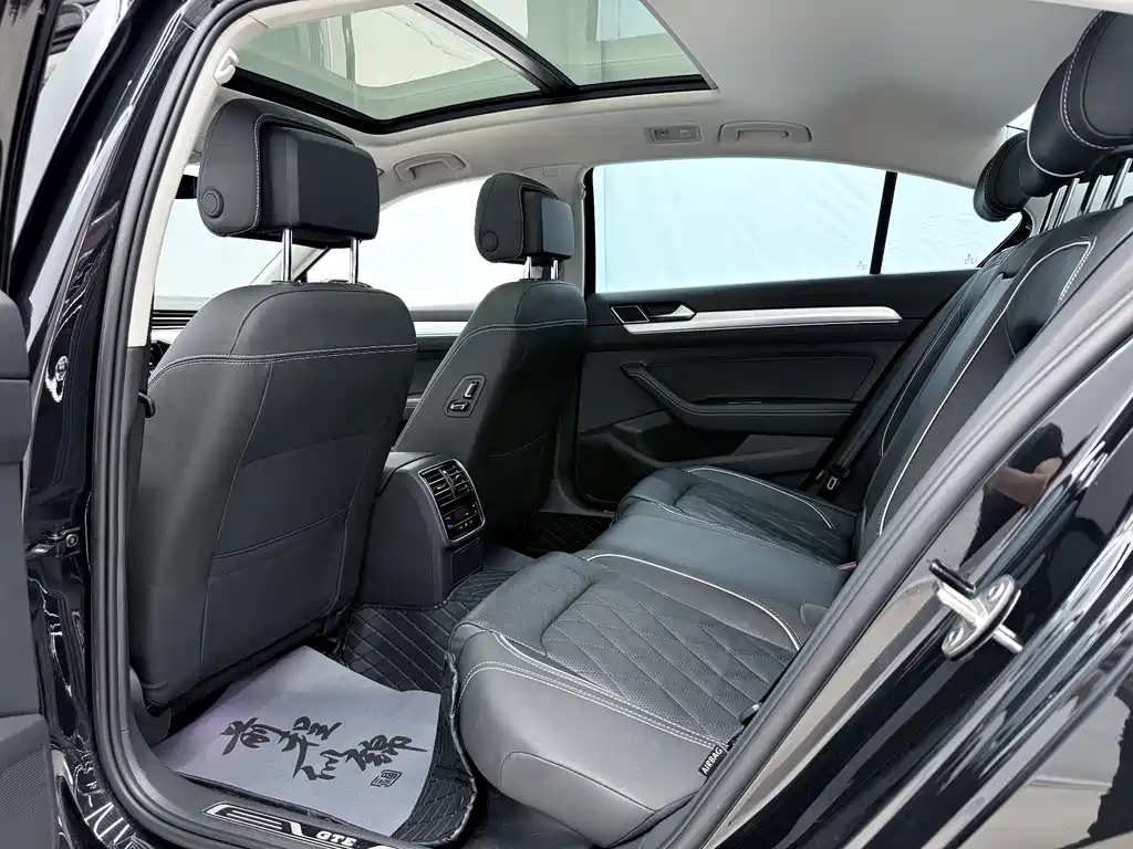 Volkswagen Magotan PHEV — миниатюра 9