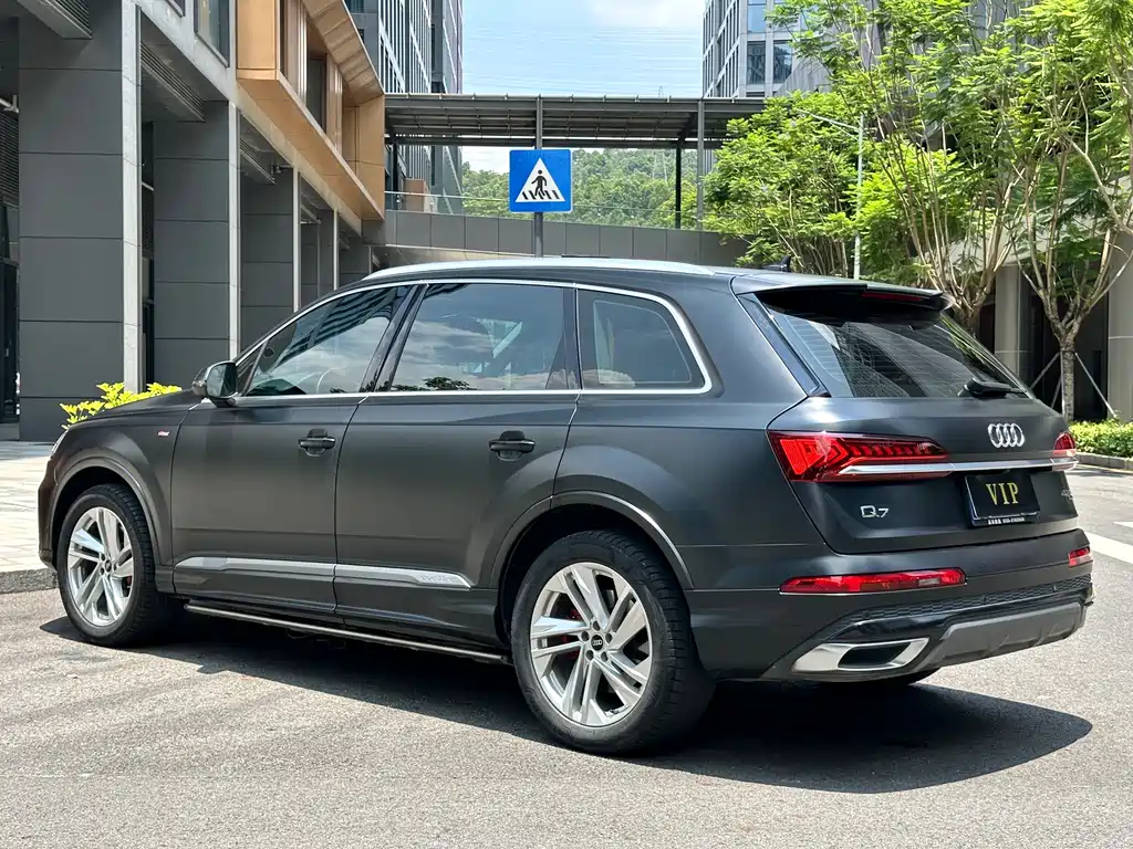 Audi Q7 2021 45 TFSI quattro S line Sport
