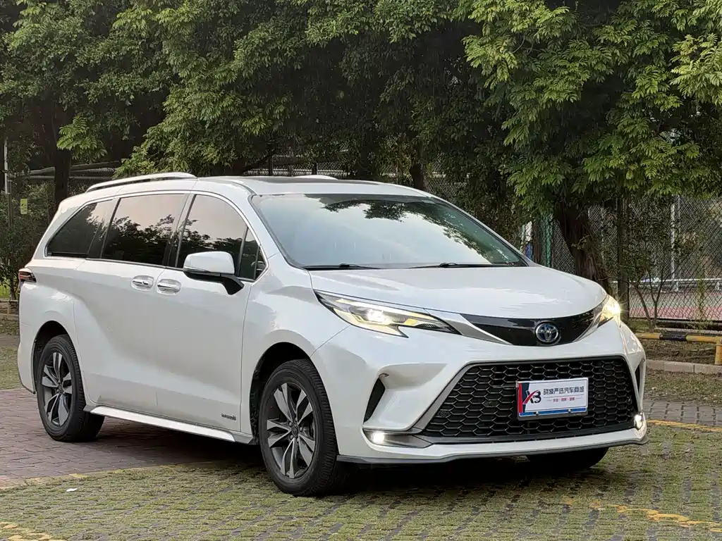 Toyota Granvia — миниатюра 2