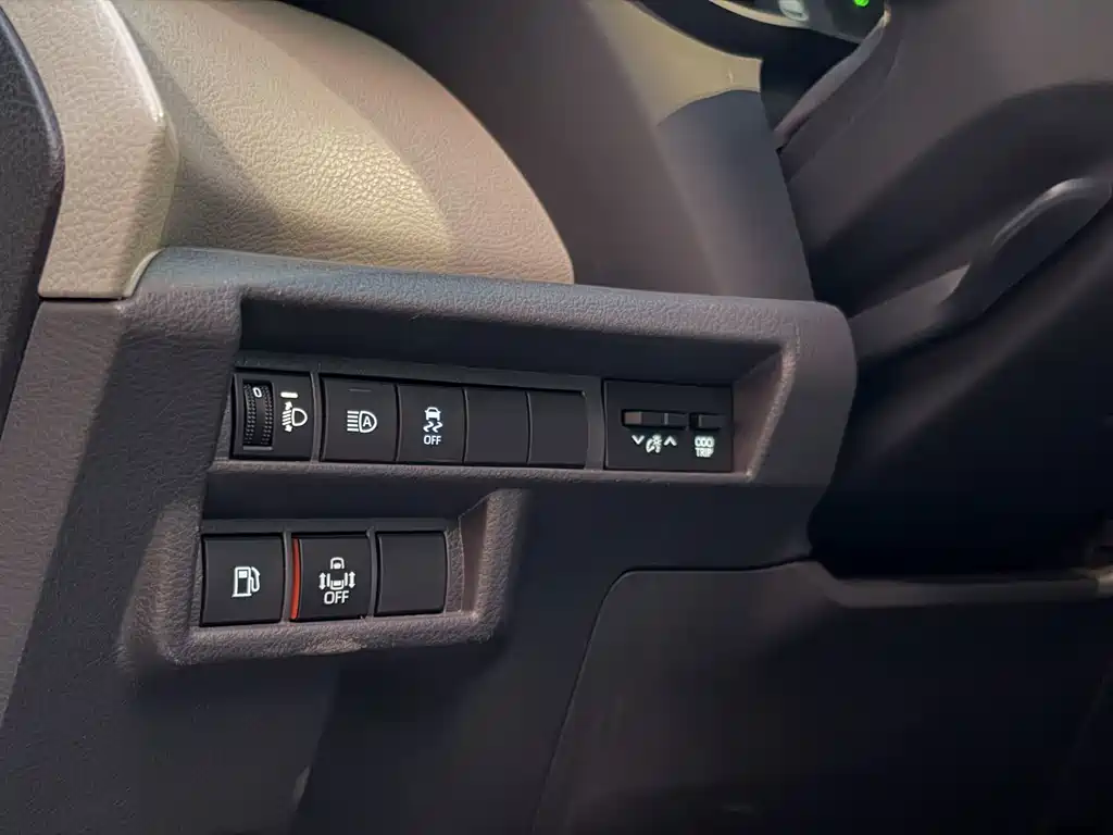 Toyota Granvia — миниатюра 24