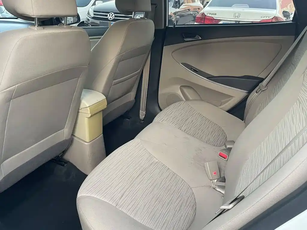 Hyundai Verna — миниатюра 6