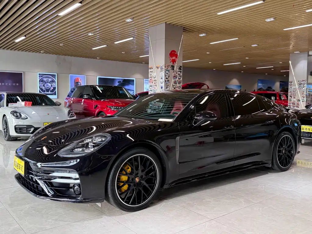 Porsche Panamera 2023