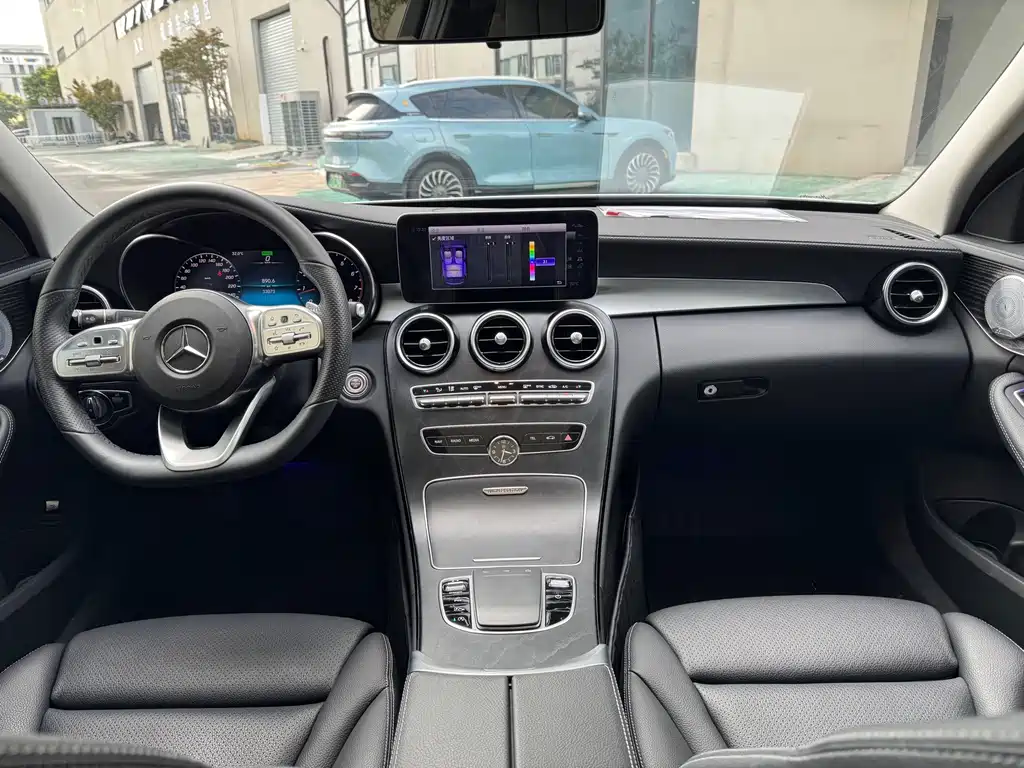 Mercedes-Benz C-Class — миниатюра 5