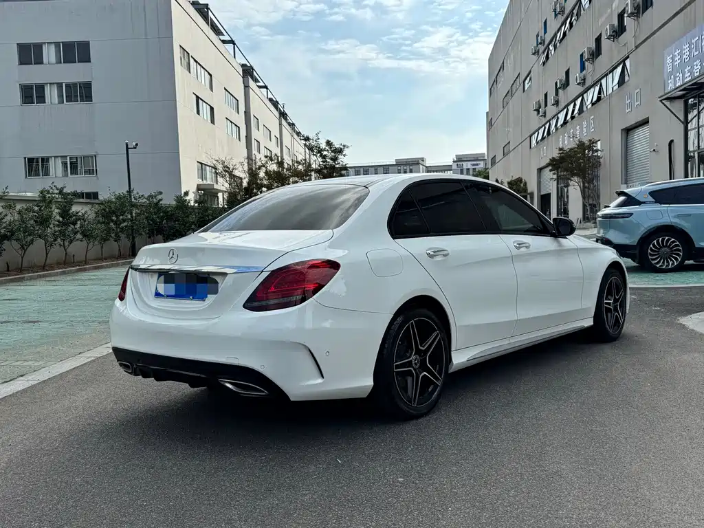 Mercedes-Benz C-Class — миниатюра 10