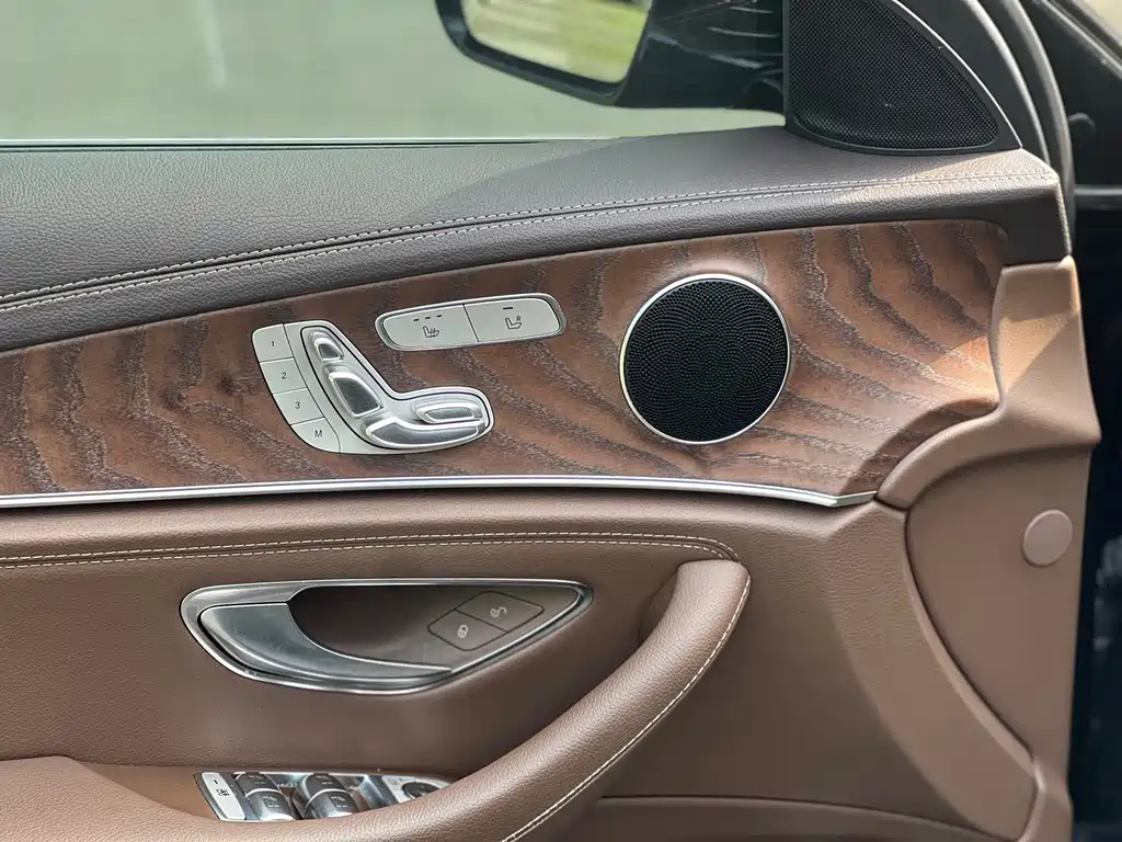 Mercedes-Benz E-Class New Energy — миниатюра 10