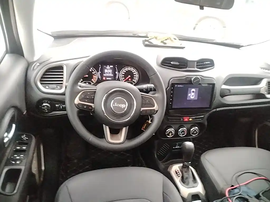 Jeep Renegade — миниатюра 11