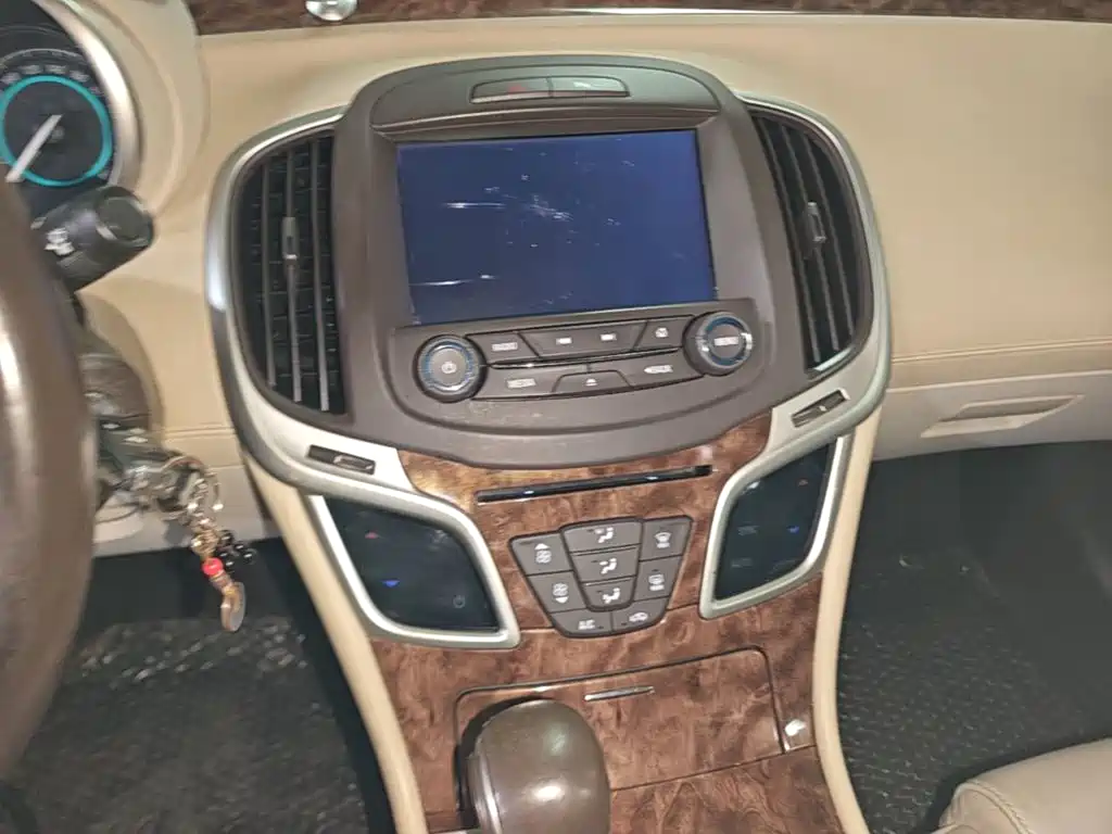 Buick LaCrosse — миниатюра 13