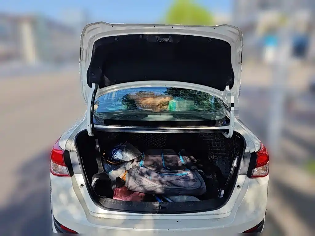 Nissan Bluebird — миниатюра 15